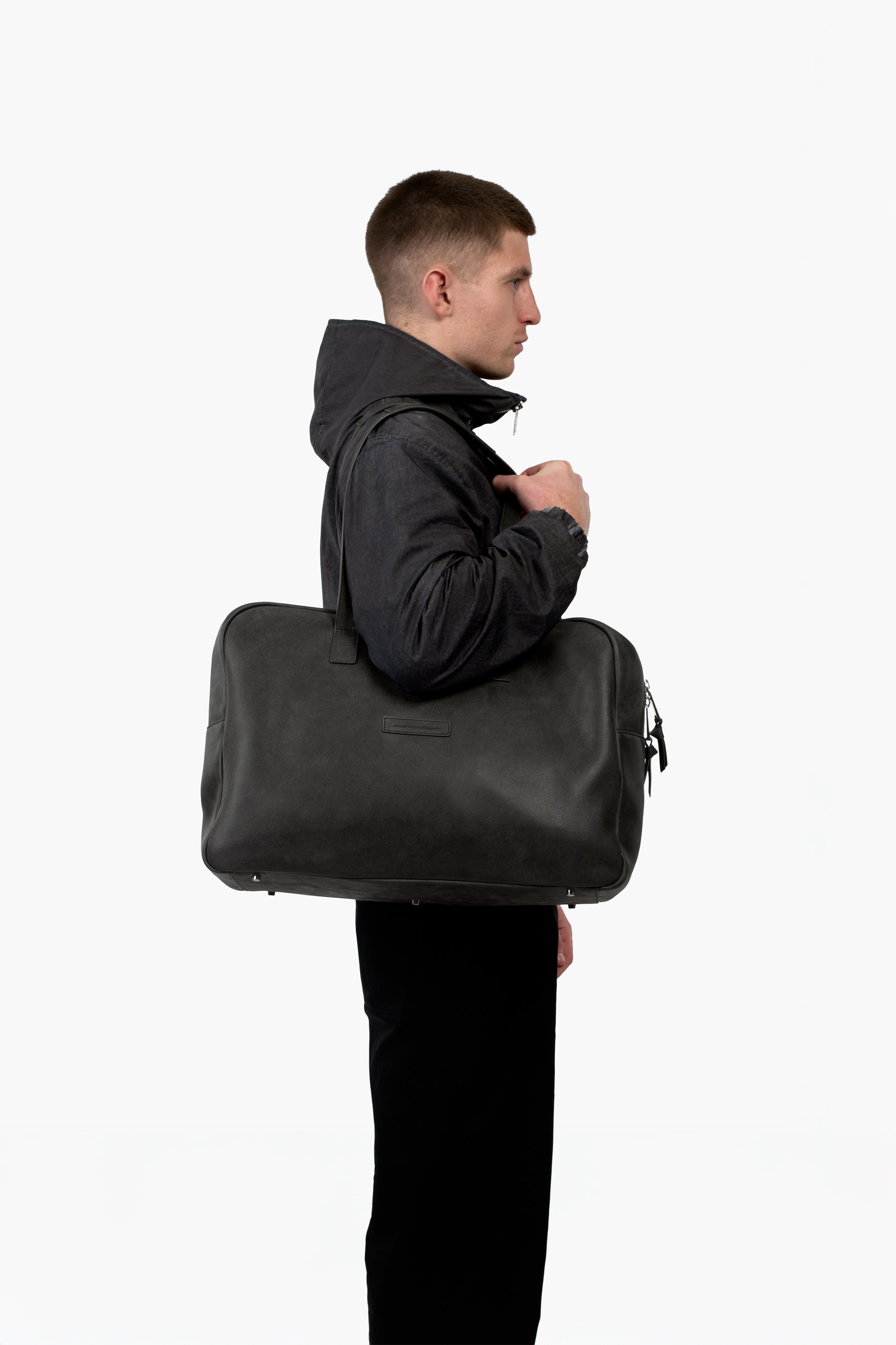 LEATHER WEEKENDER BAG